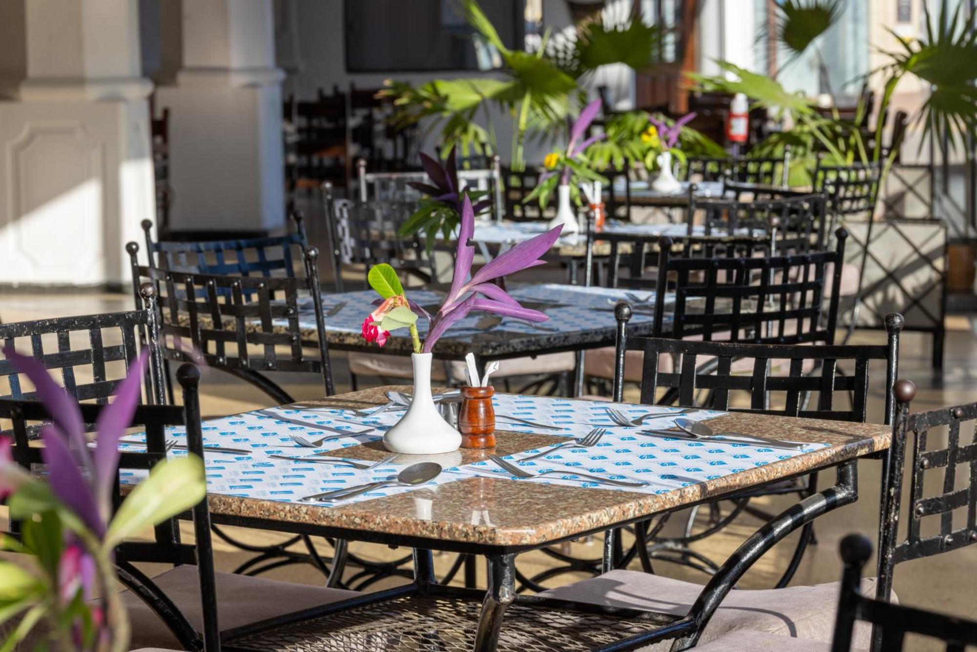 Sentrim Castle Royal Hotel Mombasa Eksteriør bilde